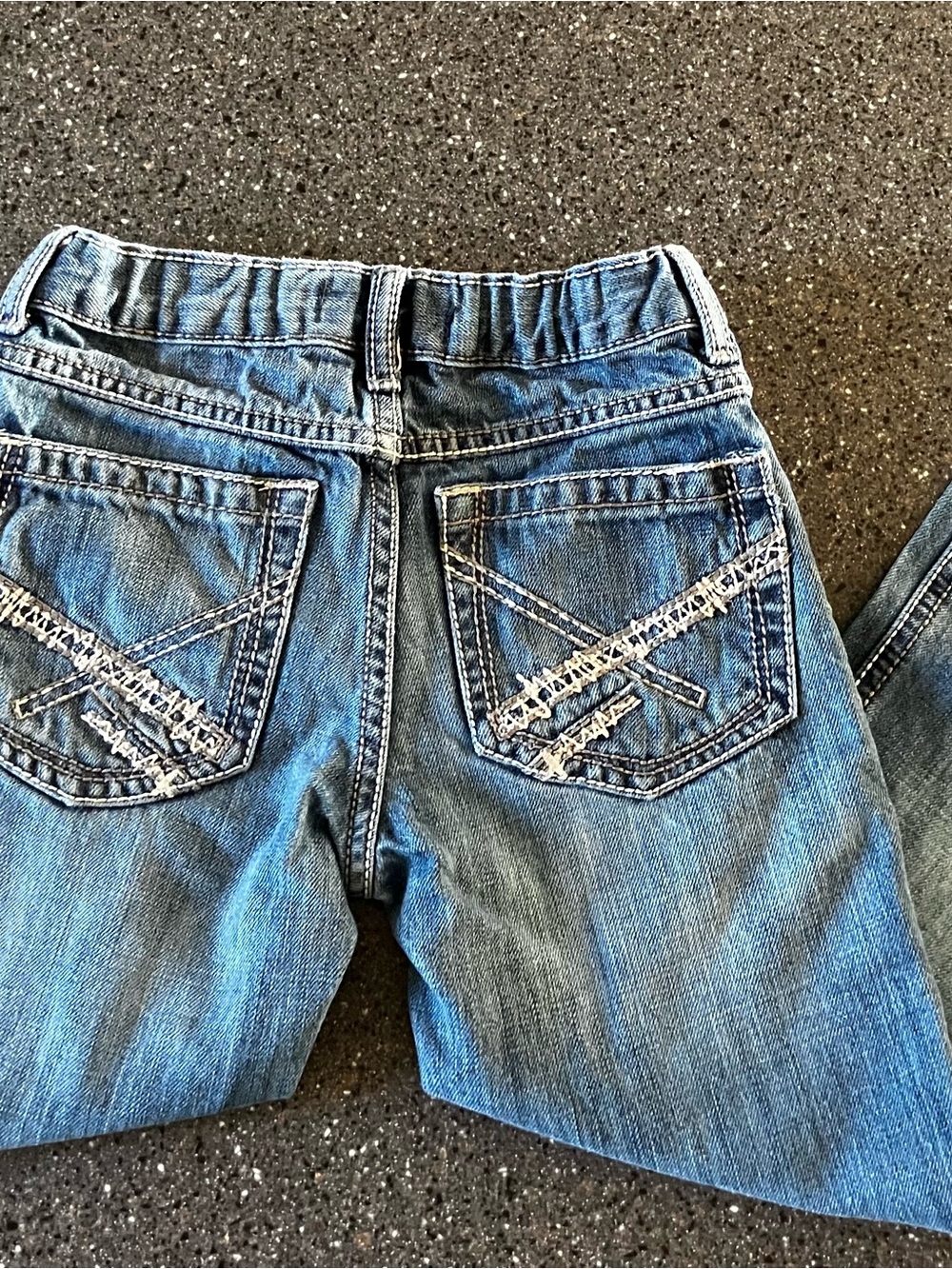 Wrangler Kids Denim boot, cut Jeans in Light Blue with Embroidered Back Pockets